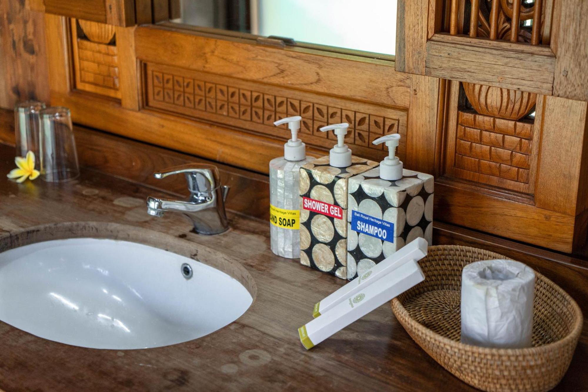 Bali Royal Heritage Villa Seminyak  Ngoại thất bức ảnh